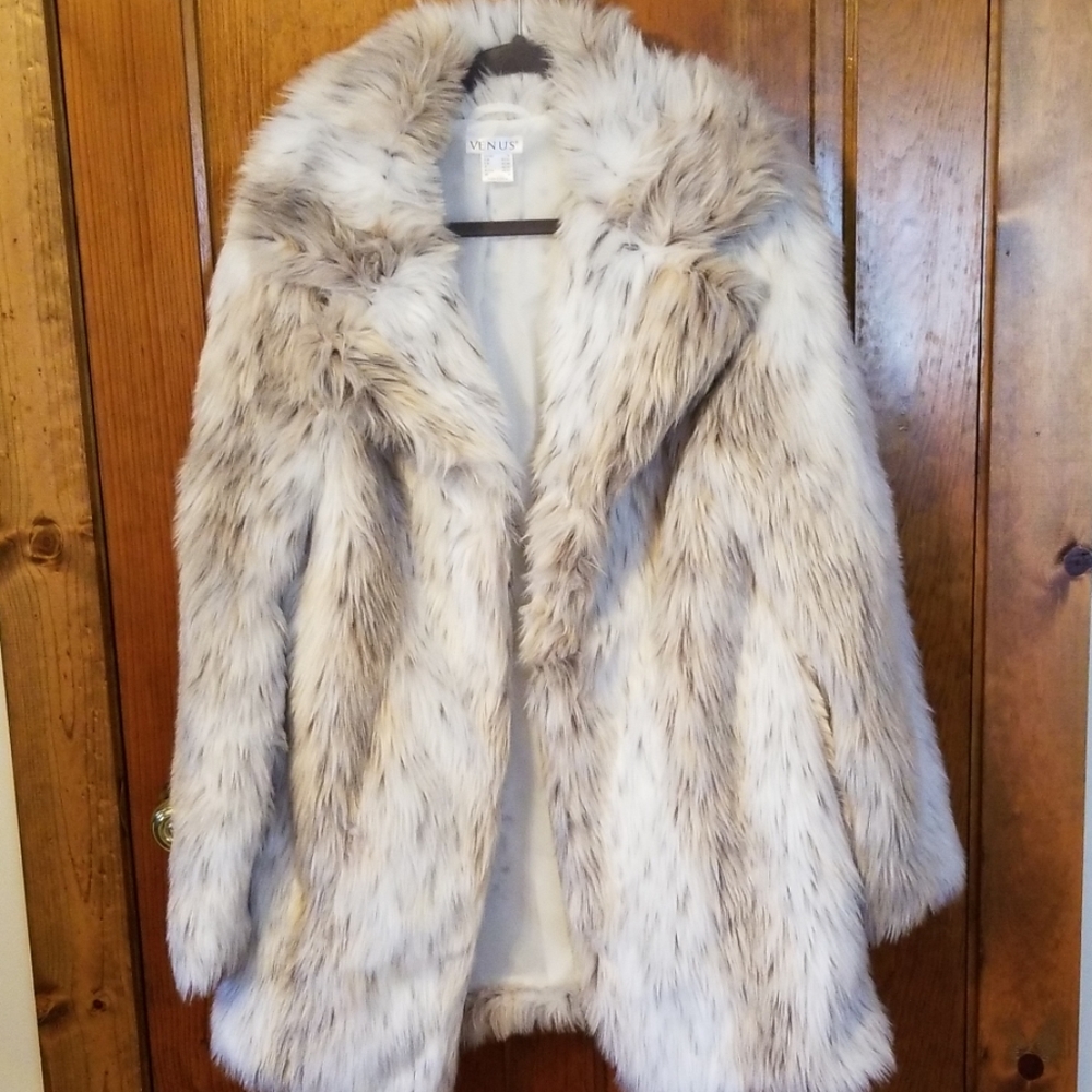 Venus Coat fake fur